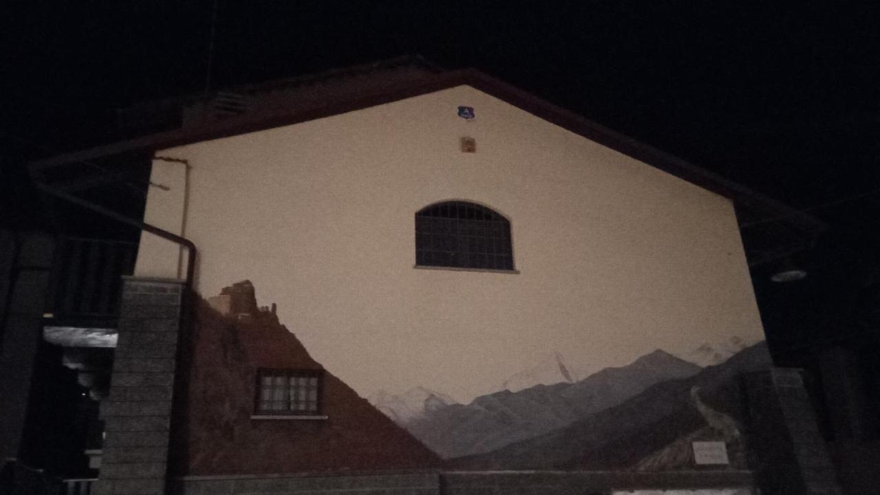 Casa Del Rustico, Indipendente Vista Sacra Con Dipinto Villa Caprie Exterior foto
