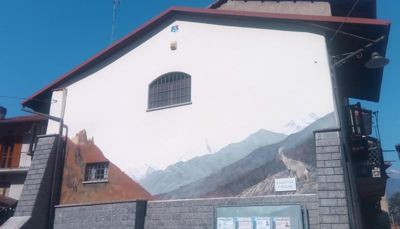 Casa Del Rustico, Indipendente Vista Sacra Con Dipinto Villa Caprie Exterior foto