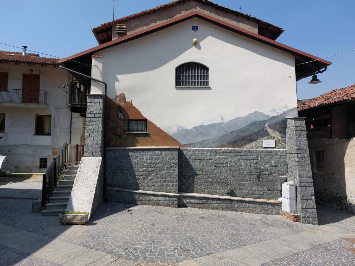 Casa Del Rustico, Indipendente Vista Sacra Con Dipinto Villa Caprie Exterior foto