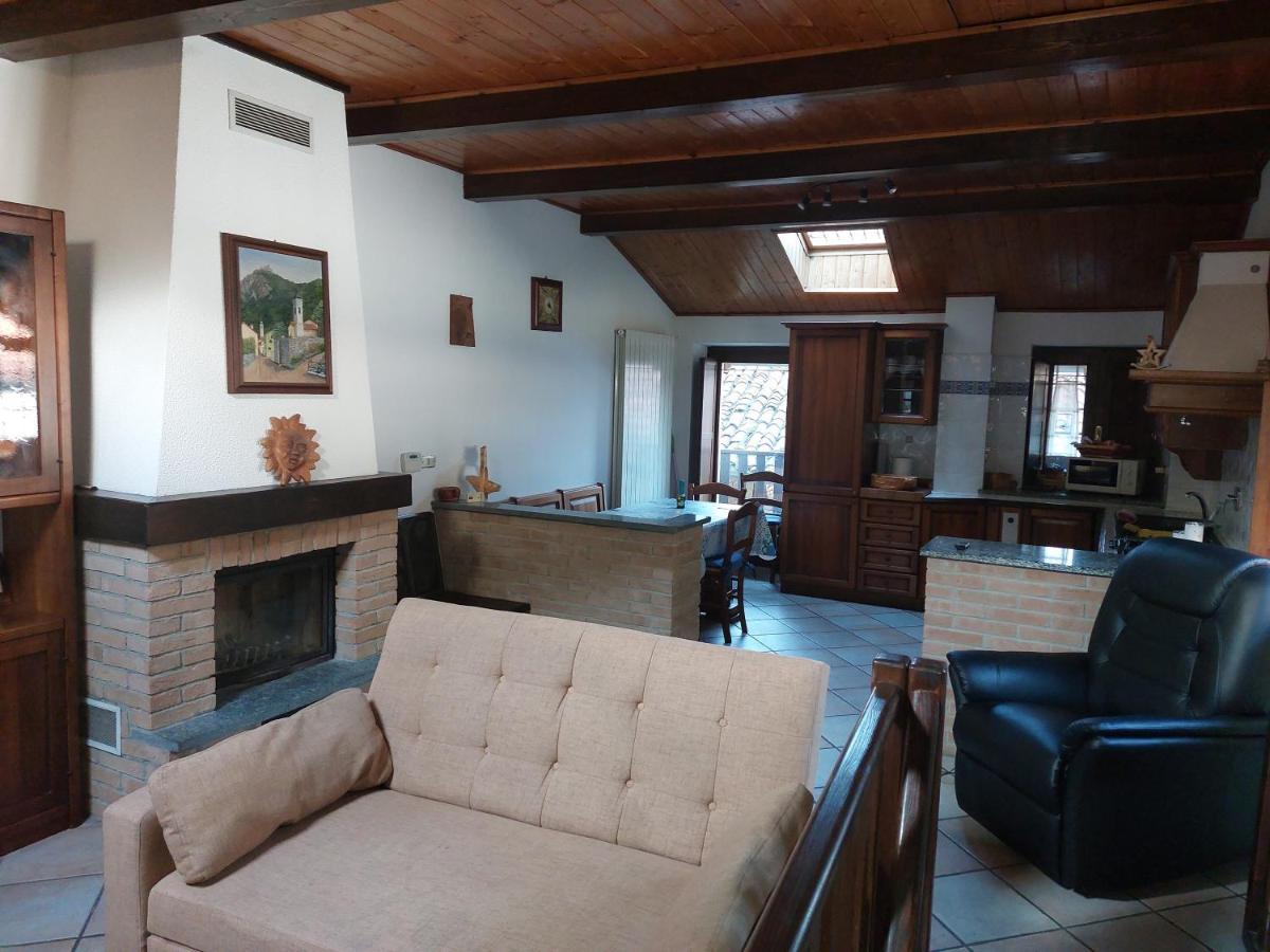 Casa Del Rustico, Indipendente Vista Sacra Con Dipinto Villa Caprie Exterior foto